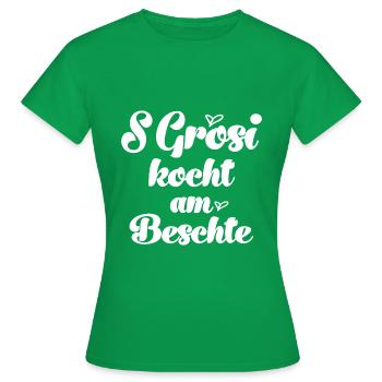 S Grosi kocht am Beschte beschte Grosi Schweiz Oma - Frauen T-Shirt - Kelly Green - Vorne - AI Model Female 172 dark (172cm)
