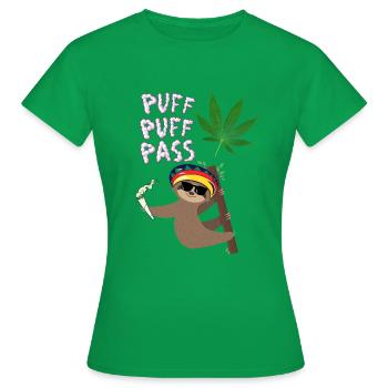 Le paresseux rastafari fume de l’herbe - T-shirt Femme - vert - Devant - AI Model Female 172 dark (172cm)
