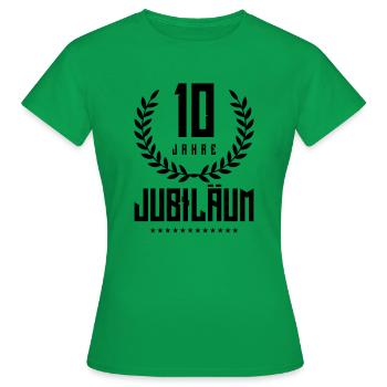 10 jahre jubilaeum kranz - Frauen T-Shirt - Kelly Green - Vorne - AI Model Female 172 dark (172cm)