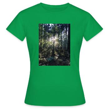 Wald in Schleswig Holstein - Frauen T-Shirt - Kelly Green - Vorne - AI Model Female 172 dark (172cm)