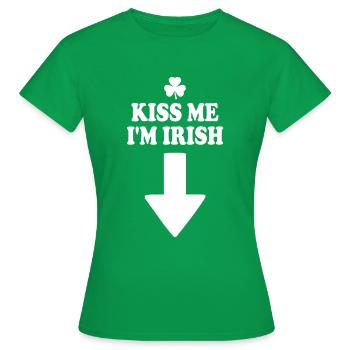 kiss me i'm irish - T-shirt Femme - vert - Devant - AI Model Female 172 dark (172cm)