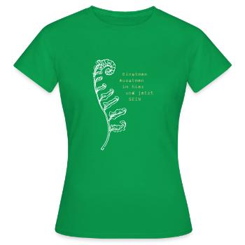 Einatmen, im hier und jetzt sein. Farn zweifarbig - Frauen T-Shirt - Kelly Green - Vorne - AI Model Female 172 dark (172cm)
