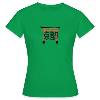 Kyoto mit Tori Tor - Frauen T-Shirt - Kelly Green - Vorne - AI Model Female 172 dark (172cm)