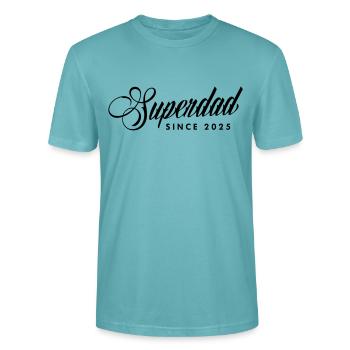 Superpapa papa papa 2025 - T-shirt bio CRAFTER Stanley Stella Unisexe - turquoise pastel - Devant - Alina (178cm) & Michal (187cm)