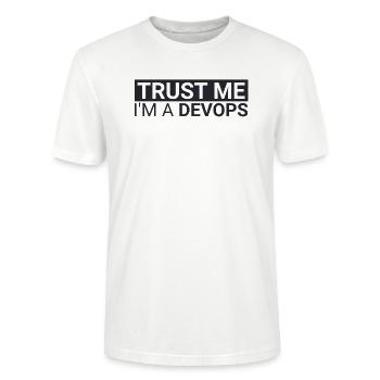 "DevOps Trust | Softwareentwicklung" - Stanley/Stella Unisex Bio-T-Shirt CRAFTER - Weiß - Vorne - Alina (178cm) & Michal (187cm)