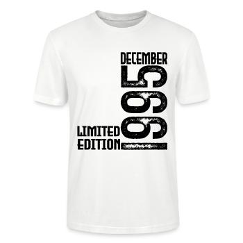 Geburtstagsgeschenk Dezember 1995. Dezember 1995. - Stanley/Stella Unisex Bio-T-Shirt CRAFTER - Weiß - Vorne - Alina (178cm) & Michal (187cm)