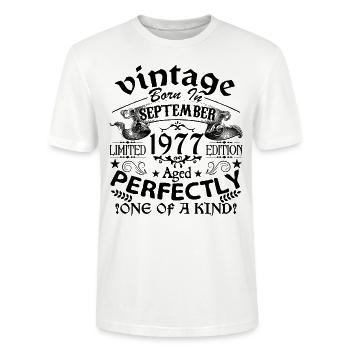 Septembre 1977 | Vintage 1977 | né en Septembre - T-shirt bio CRAFTER Stanley Stella Unisexe - blanc - Devant - Alina (178cm) & Michal (187cm)