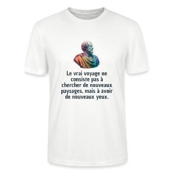 T-shirts Stoïcisme : L'inspiration à portée de soi - T-shirt bio CRAFTER Stanley Stella Unisexe - blanc - Devant - Alina (178cm) & Michal (187cm)