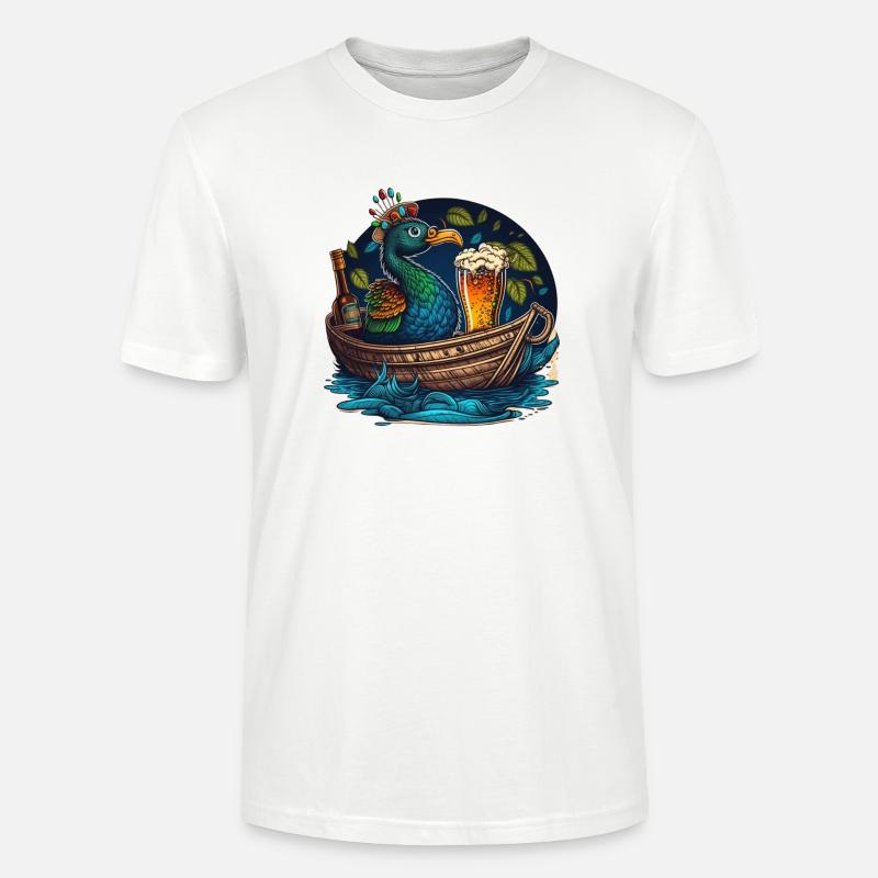 Pfau im Boot mit Bierglas - Stanley/Stella Unisex Bio-T-Shirt CRAFTER - Weiß