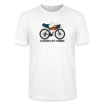 Die Höhe ist nur eine Zahl – Gravel Bikepacking Art - Stanley/Stella Unisex Bio-T-Shirt CRAFTER - Weiß - Vorne - Alina (178cm) & Michal (187cm)