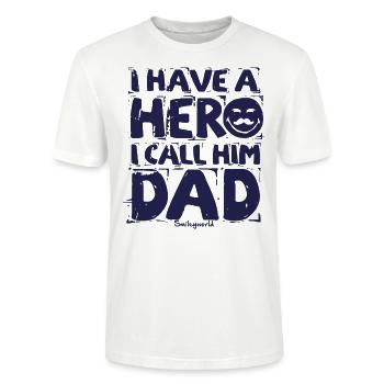 SmileyWorld Mein Held Papa - Stanley/Stella Unisex Bio-T-Shirt CRAFTER - Weiß - Vorne - Alina (178cm) & Michal (187cm)