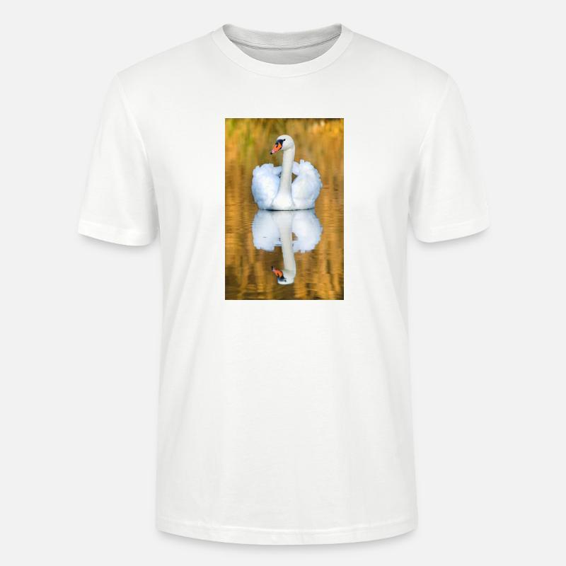 Schwanensee, Schwan im See mit Spiegelbild - Stanley/Stella Unisex Bio-T-Shirt CRAFTER - Weiß