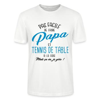 Papa et tennis de table - T-shirt bio CRAFTER Stanley Stella Unisexe - blanc - Devant - Alina (178cm) & Michal (187cm)