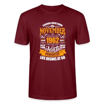 November 1962 - Stanley/Stella CRAFTER Unisex Organic T-Shirt - burgundy - Front - Alina (178cm) & Michal (187cm)