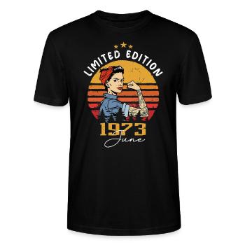 Vintage 1973 - Born In June 1973 - Stanley/Stella Unisex Bio-T-Shirt CRAFTER - Schwarz - Vorne - Alina (178cm) & Michal (187cm)