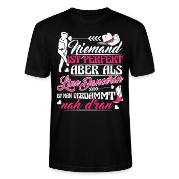 Line Dance Niemand ist perfekt aber als Line Dance - Stanley/Stella Unisex Bio-T-Shirt CRAFTER - Schwarz - Vorne - Alina (178cm) & Michal (187cm)