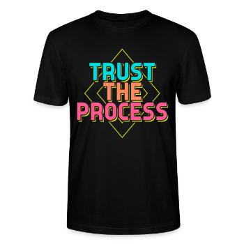 Trust the Process Sprüche - Stanley/Stella Unisex Bio-T-Shirt CRAFTER - Schwarz - Vorne - Alina (178cm) & Michal (187cm)