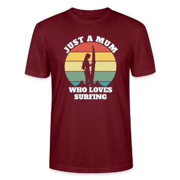 Surfer mum wave rider surfer mom gift idea - Stanley/Stella CRAFTER Unisex Organic T-Shirt - burgundy - Front - Alina (178cm) & Michal (187cm)