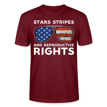 stars rayures droits reproductifs pro choix - T-shirt bio CRAFTER Stanley Stella Unisexe - bordeaux - Devant - Alina (178cm) & Michal (187cm)