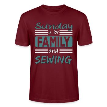 Le dimanche est pour la famille et la couture - T-shirt bio CRAFTER Stanley Stella Unisexe - bordeaux - Devant - Alina (178cm) & Michal (187cm)
