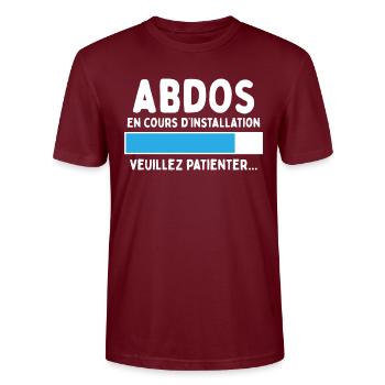 Abdos En Cours Humour Sport Cadeau Musculation - T-shirt bio CRAFTER Stanley Stella Unisexe - bordeaux - Devant - Alina (178cm) & Michal (187cm)
