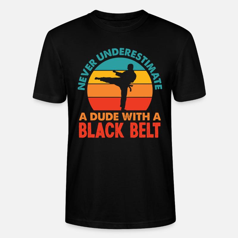 Retro Karate Schwarzer Gürtel Geschenk - Stanley/Stella Unisex Bio-T-Shirt CRAFTER - Schwarz