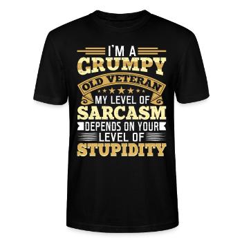 I'm a grumpy old veteran, my level - Stanley/Stella CRAFTER Unisex Organic T-Shirt - black - Front - Alina (178cm) & Michal (187cm)