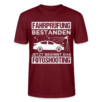 Fahrprüfung Bestanden Führerschein Autofans Fahran - Stanley/Stella Unisex Bio-T-Shirt CRAFTER - Burgunderrot - Vorne - Alina (178cm) & Michal (187cm)