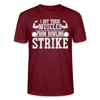 J’ai obtenu ces muscles de Bowling Strike - T-shirt bio CRAFTER Stanley Stella Unisexe - bordeaux - Devant - Alina (178cm) & Michal (187cm)
