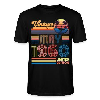 Geboren Mai 1960 Geburtstagsgeschenk Mai 1960, MAI, Mai - Stanley/Stella Unisex Bio-T-Shirt CRAFTER - Schwarz - Vorne - Alina (178cm) & Michal (187cm)
