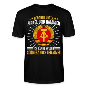 Ostdeutschland Osten Ossi DDR Heimat Ostblock - Stanley/Stella Unisex Bio-T-Shirt CRAFTER - Schwarz - Vorne - Alina (178cm) & Michal (187cm)