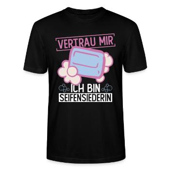 Vertrau Mir - Ich Bin Seifensiederin - Seife - Stanley/Stella Unisex Bio-T-Shirt CRAFTER - Schwarz - Vorne - Alina (178cm) & Michal (187cm)