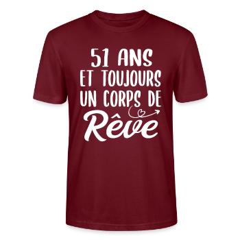 51 ans et toujours un corps de rêve - Cadeau 51ans - T-shirt bio CRAFTER Stanley Stella Unisexe - bordeaux - Devant - Alina (178cm) & Michal (187cm)