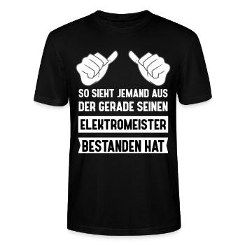 Stolzer Elektromeister - Prüfung Bestanden - Stanley/Stella Unisex Bio-T-Shirt CRAFTER - Schwarz - Vorne - Alina (178cm) & Michal (187cm)
