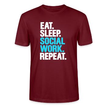 Travailleurs sociaux - T-shirt bio CRAFTER Stanley Stella Unisexe - bordeaux - Devant - Alina (178cm) & Michal (187cm)
