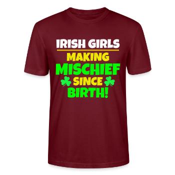 Fête de la Saint-Patrick : les filles irlandaises, fauteurs de bêtises - T-shirt bio CRAFTER Stanley Stella Unisexe - bordeaux - Devant - Alina (178cm) & Michal (187cm)