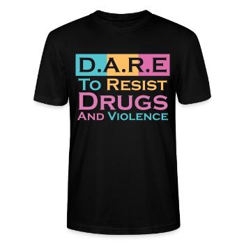 OSER. Pour résister aux drogues et à la violence - T-shirt bio CRAFTER Stanley Stella Unisexe - noir - Devant - Alina (178cm) & Michal (187cm)