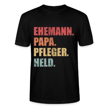 Pfleger Ehemann Papa Held Vintage Geschenk - Stanley/Stella Unisex Bio-T-Shirt CRAFTER - Schwarz - Vorne - Alina (178cm) & Michal (187cm)
