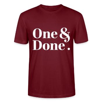Un et terminé - T-shirt bio CRAFTER Stanley Stella Unisexe - bordeaux - Devant - Alina (178cm) & Michal (187cm)