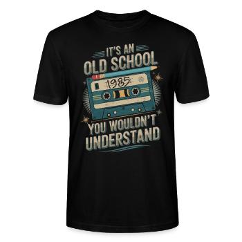 Retro Kassette 1985 Musikdesign für Oldschool Fans - Stanley/Stella Unisex Bio-T-Shirt CRAFTER - Schwarz - Vorne - Alina (178cm) & Michal (187cm)