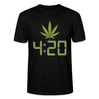 Cannabis 420 Fumer de l’herbe Marijuana Stoner - T-shirt bio CRAFTER Stanley Stella Unisexe - noir - Devant - Alina (178cm) & Michal (187cm)