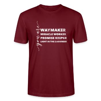 Waymaker & Christliche Geschenke | Gott Jesus - Stanley/Stella Unisex Bio-T-Shirt CRAFTER - Burgunderrot - Vorne - Alina (178cm) & Michal (187cm)