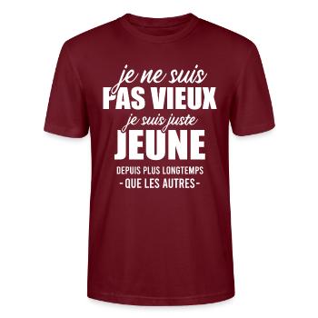 Phrase drôle vieillesse papi cadeau vieux monsieur - T-shirt bio CRAFTER Stanley Stella Unisexe - bordeaux - Devant - Alina (178cm) & Michal (187cm)