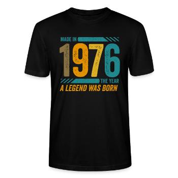 Hergestellt im Jahr 1976, dem Jahr, in dem eine Legende geboren wurde - Stanley/Stella Unisex Bio-T-Shirt CRAFTER - Schwarz - Vorne - Alina (178cm) & Michal (187cm)
