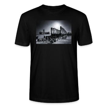 Bord de mer au bord de la mer Baltique dans la ville polonaise de Gdynia - T-shirt bio CRAFTER Stanley Stella Unisexe - noir - Devant - Alina (178cm) & Michal (187cm)