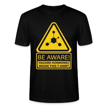 T-Shirt mit Hormongefahr für Teenager - Stanley/Stella Unisex Bio-T-Shirt CRAFTER - Schwarz - Vorne - Alina (178cm) & Michal (187cm)