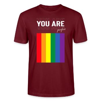 LGBTQ Vous êtes un design parfait - T-shirt bio CRAFTER Stanley Stella Unisexe - bordeaux - Devant - Alina (178cm) & Michal (187cm)
