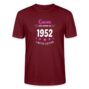QUEENS ARE BORN IN 1952 - Stanley/Stella CRAFTER Unisex Organic T-Shirt - burgundy - Front - Alina (178cm) & Michal (187cm)