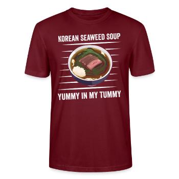 Algensuppe Liebe: Yummy Bauch - Stanley/Stella Unisex Bio-T-Shirt CRAFTER - Burgunderrot - Vorne - Alina (178cm) & Michal (187cm)