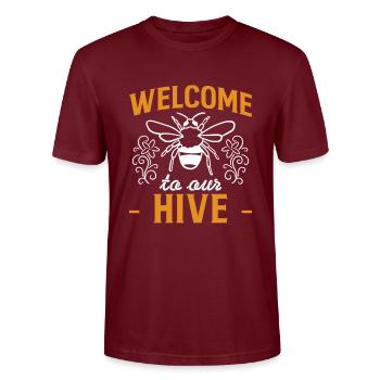 Welcome To Our Hive Imker Shirt - Stanley/Stella Unisex Bio-T-Shirt CRAFTER - Burgunderrot - Vorne - Alina (178cm) & Michal (187cm)